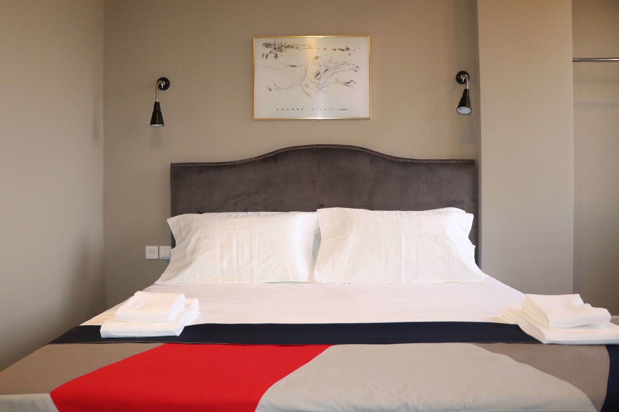 Mika Hotel الماتي المظهر الخارجي الصورة